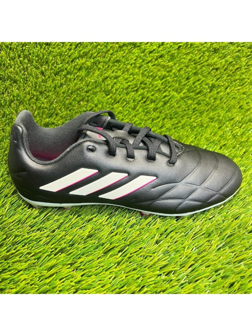 Adidas‎ Copa Pure.3 Boys Size 2.5Y Black White Running Outdoor Soccer Cleats